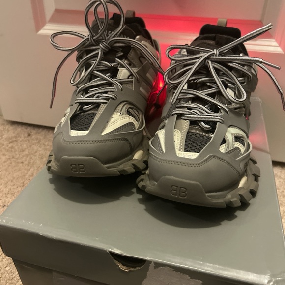 Like new LED Balenciaga Track Runners great for style. Comes with box - Picture 4 of 8